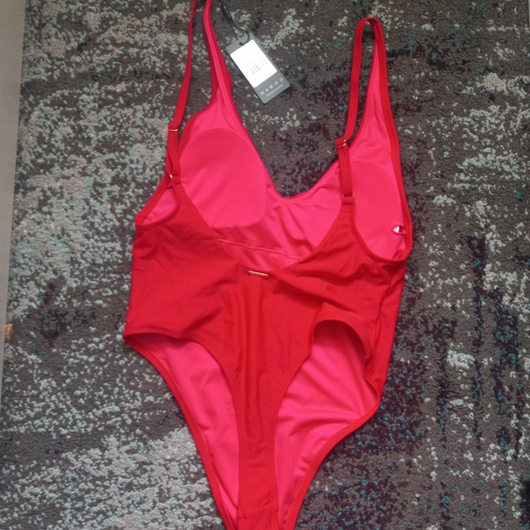 Relleciga Thong Swimsuit - One piece - Red. size Large - Picture 4 of 7